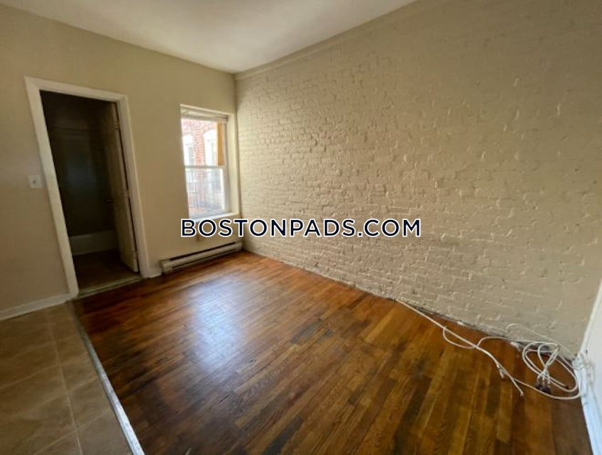 Boston - $2,945 /month