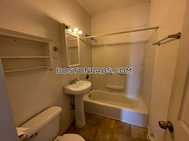 Boston - $2,945 /mo