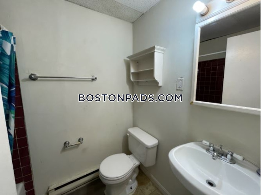 Boston - $2,945 /month