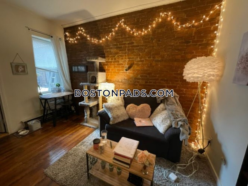 Boston - $2,495 /month