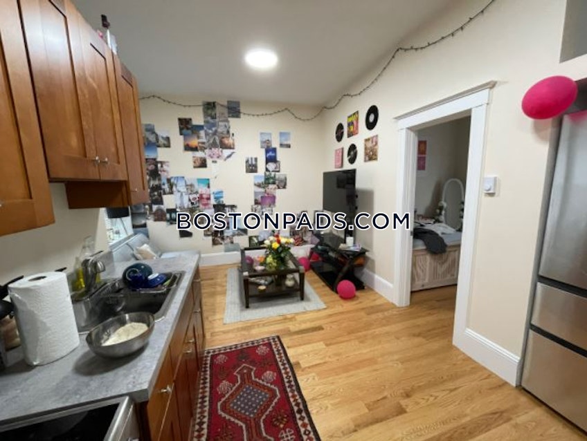 Boston - $3,075 /month