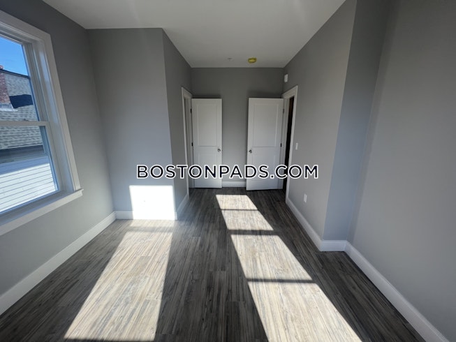 Somerville - $4,800 /mo