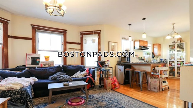 Boston - $3,800 /mo