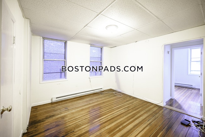 Boston - $3,000 /mo