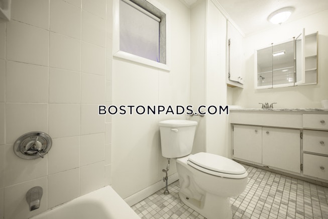 Boston - $3,000 /mo