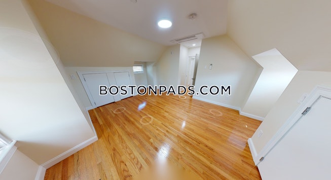 Brookline - $4,700 /mo