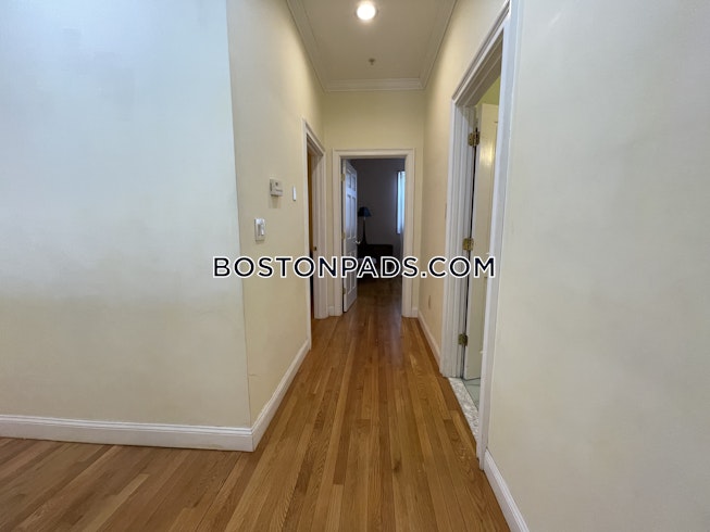 Boston - $4,800 /mo