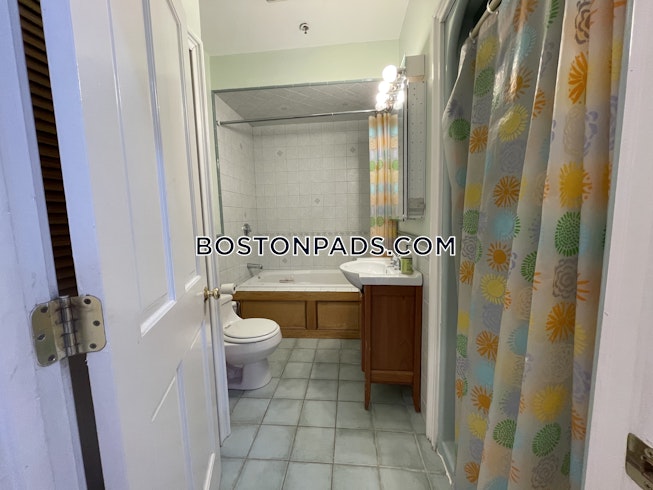 Boston - $4,800 /mo