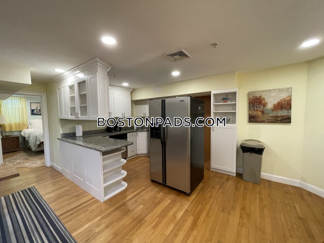 Boston - $4,800 /mo