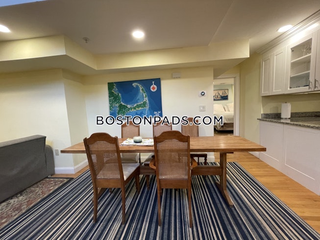 Boston - $4,800 /mo