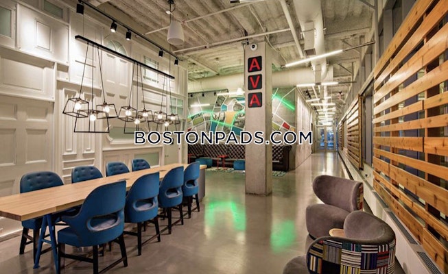 Boston - $3,440 /mo