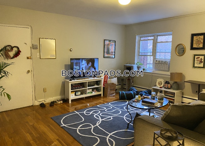 Boston - $2,950 /mo