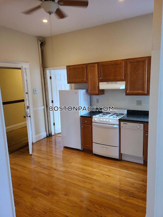 Boston - $2,850 /mo