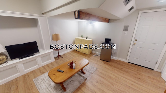 Boston - $2,250 /mo