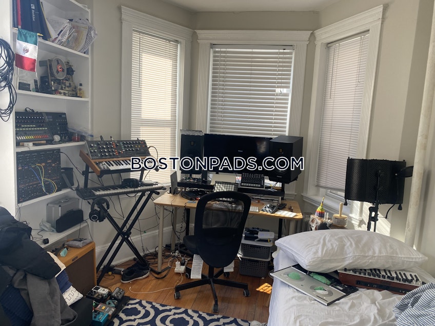 Boston - $4,650 /month