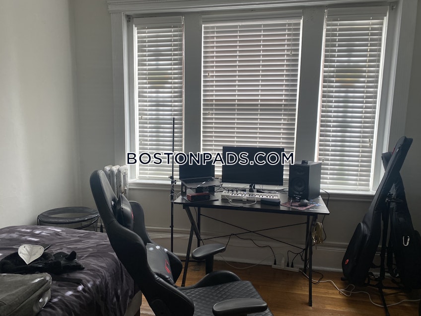 Boston - $4,650 /month