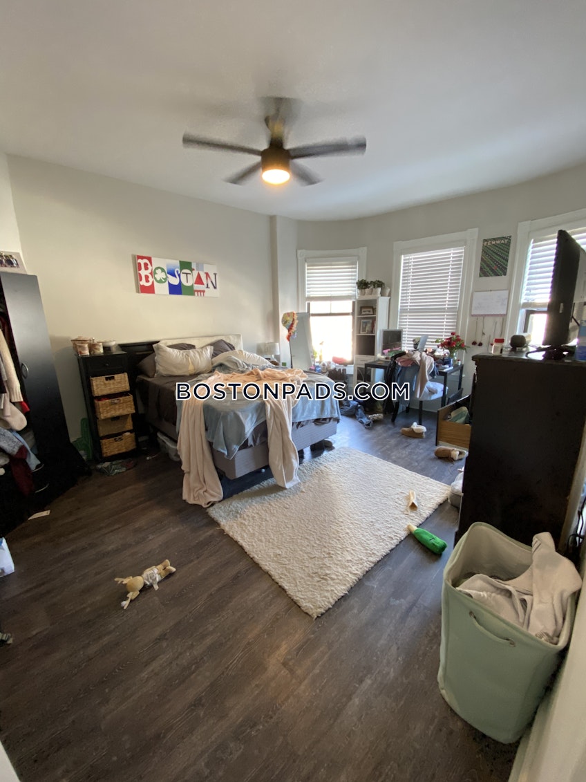 Boston - $6,400 /month