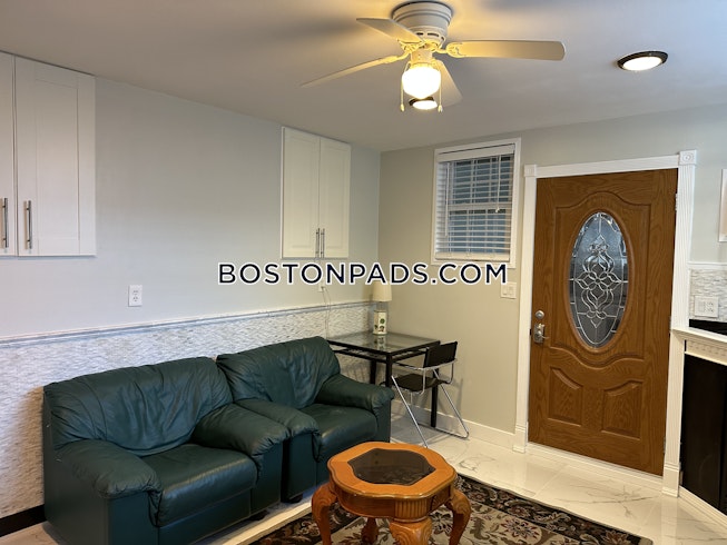 Boston - $2,200 /mo