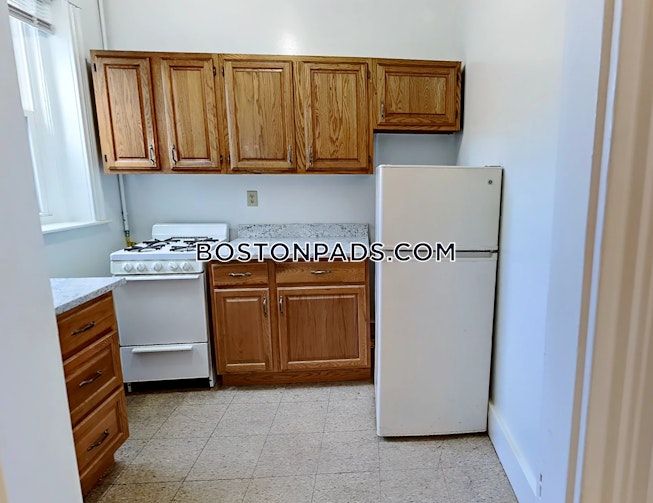 Boston - $3,200 /mo