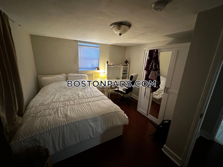 Boston - $2,720 /month