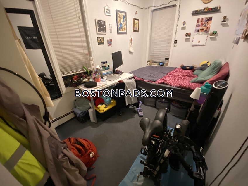 Boston - $2,600 /month