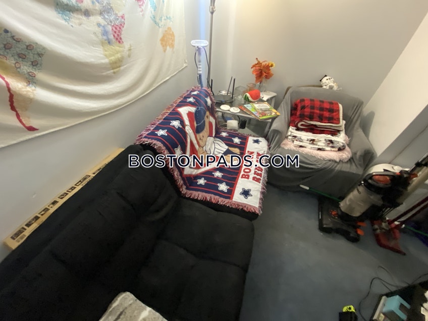 Boston - $2,600 /month