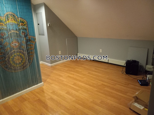 Boston - $5,000 /mo