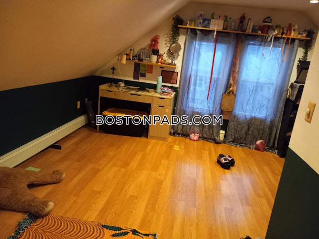 Boston - $5,000 /mo