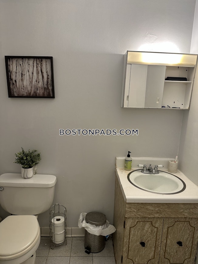 Boston - $4,800 /mo