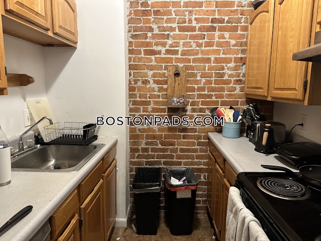 Boston - $4,800 /mo