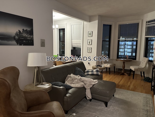 Boston - $4,800 /mo