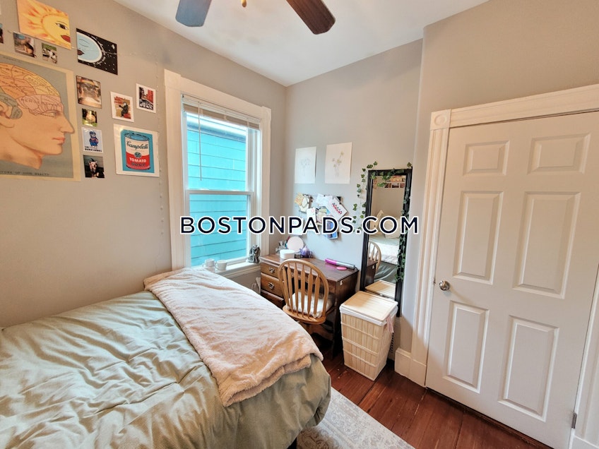 Boston - $7,450 /month