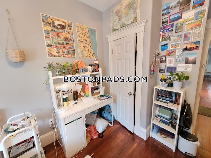 Boston - $7,450 /month