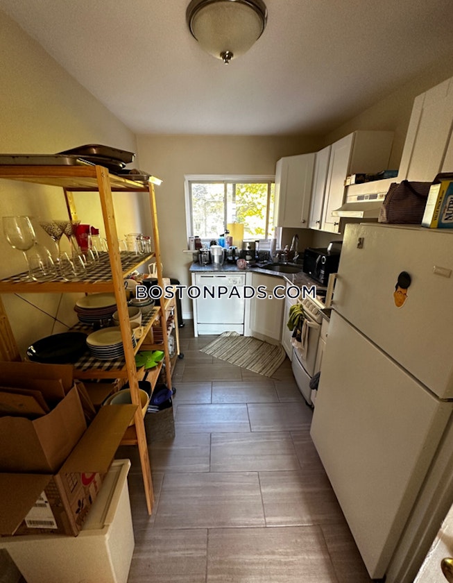 Boston - $3,000 /mo