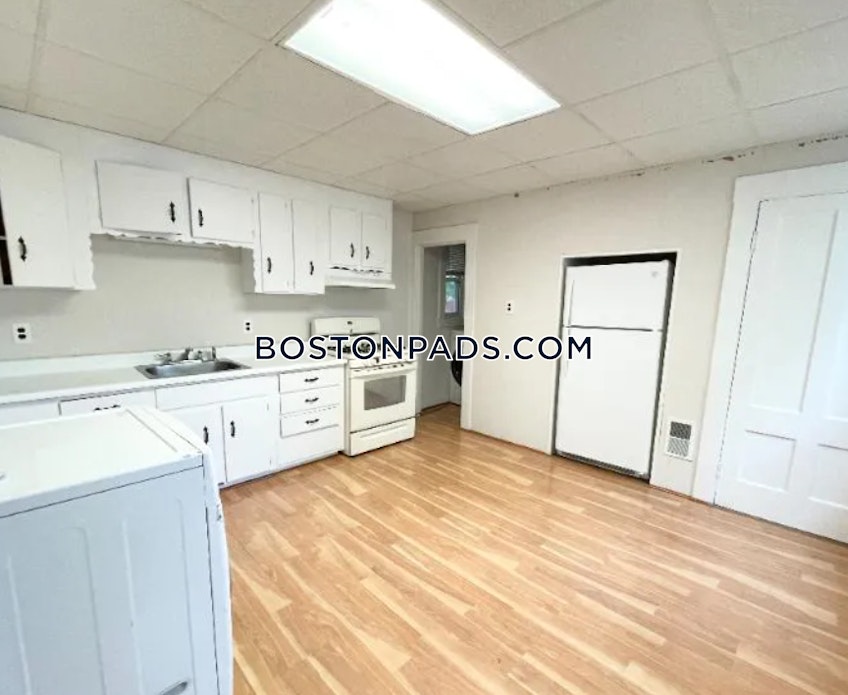 Boston - $2,600 /month