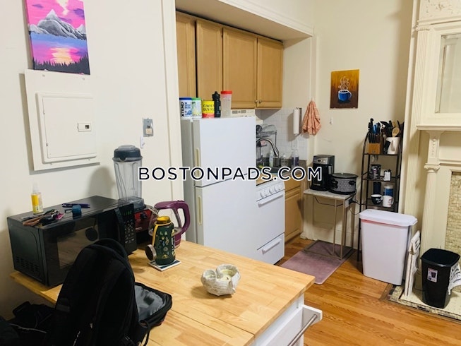 Boston - $3,060 /mo