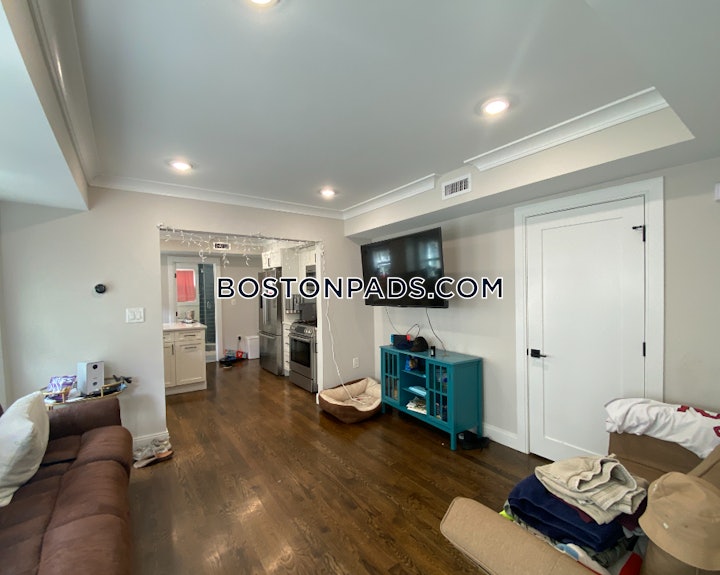 allstonbrighton-border-apartment-for-rent-4-bedrooms-2-baths-boston-5950-4637981 