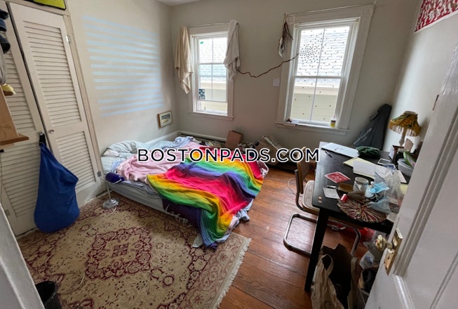 Somerville - $4,200 /mo