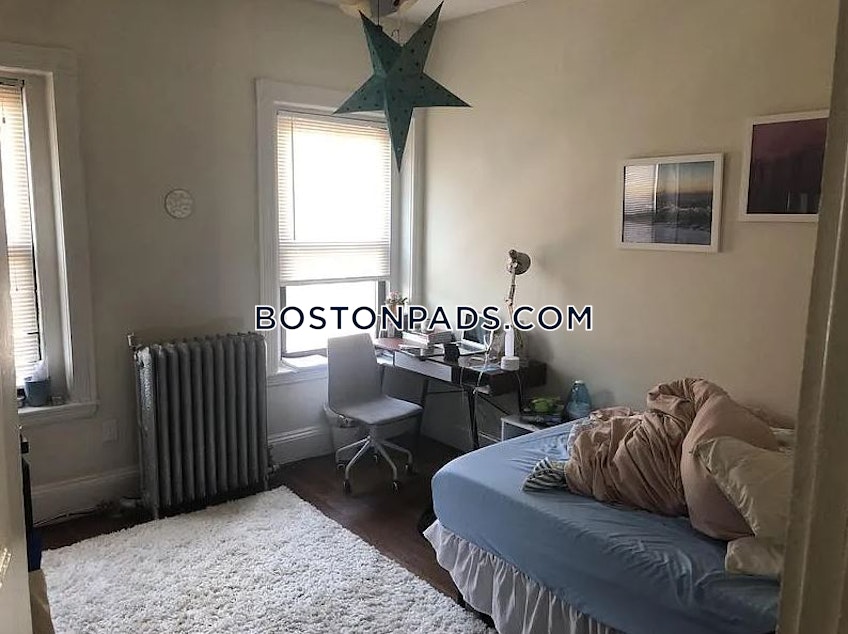 Boston - $6,920 /month