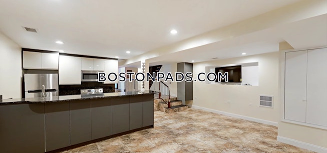 Brookline - $2,700 /mo