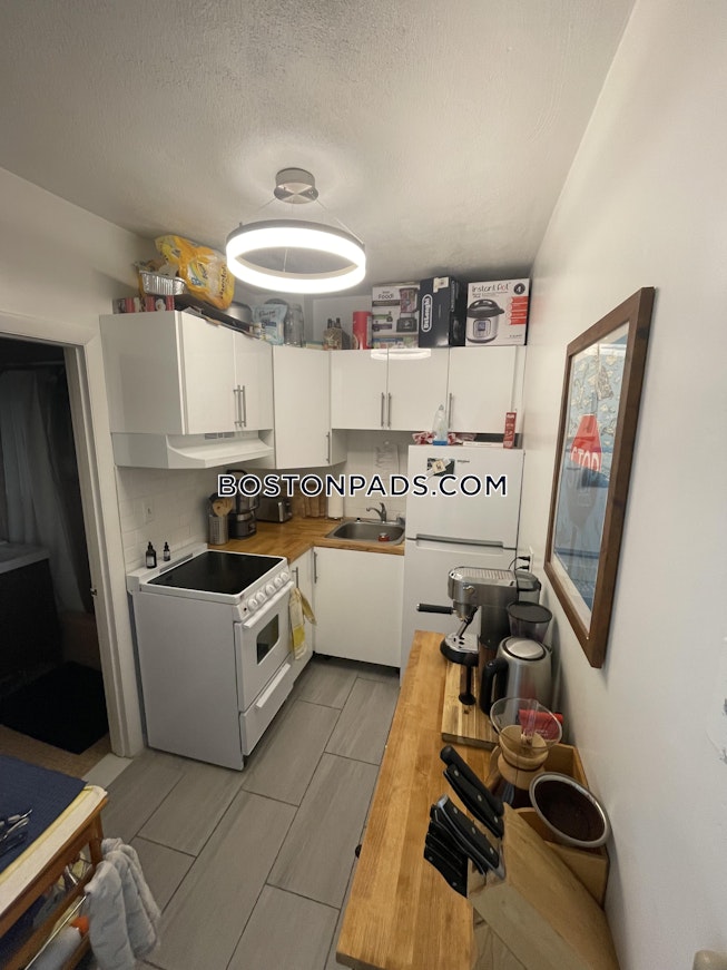 Boston - $2,950 /mo