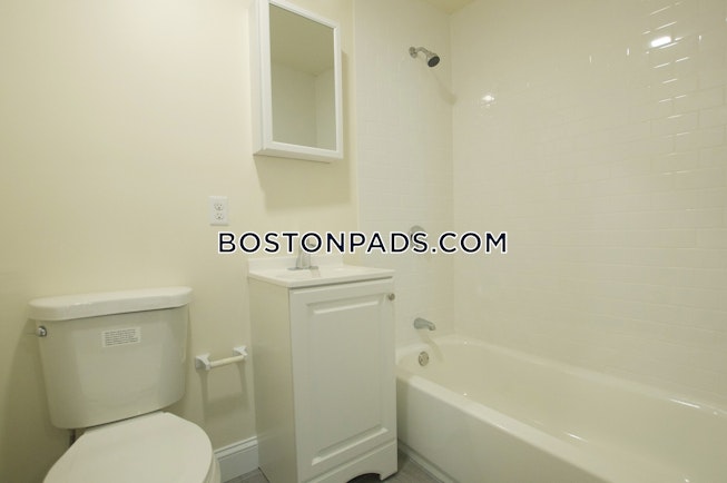 Boston - $1,100 /mo