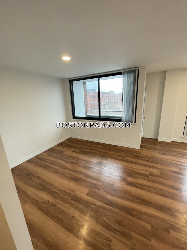 Boston - $4,250 /mo