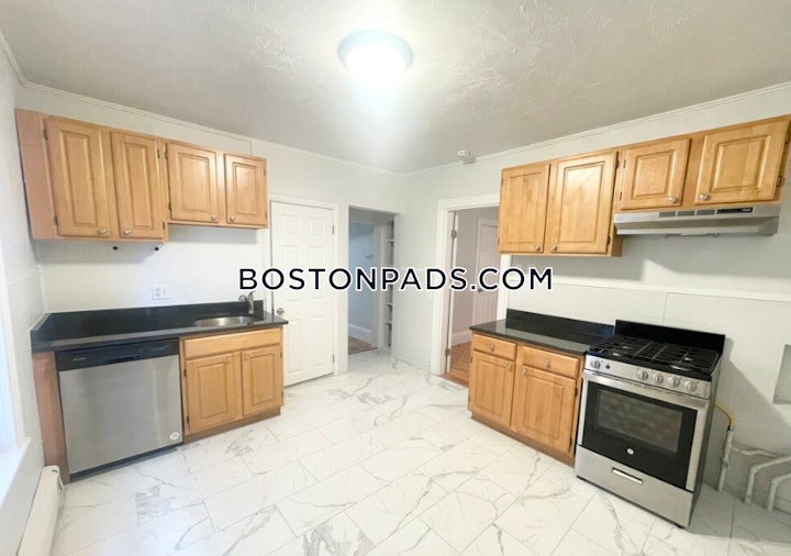 dorchestersouth-boston-border-apartment-for-rent-3-bedrooms-1-bath-boston-3300-4556221 