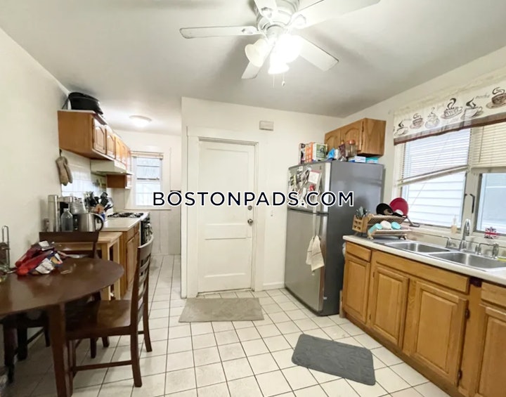 dorchester-apartment-for-rent-3-bedrooms-1-bath-boston-3450-4556214 