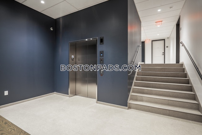 Boston - $4,600 /mo