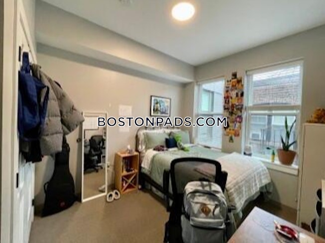 Boston - $4,675 /mo