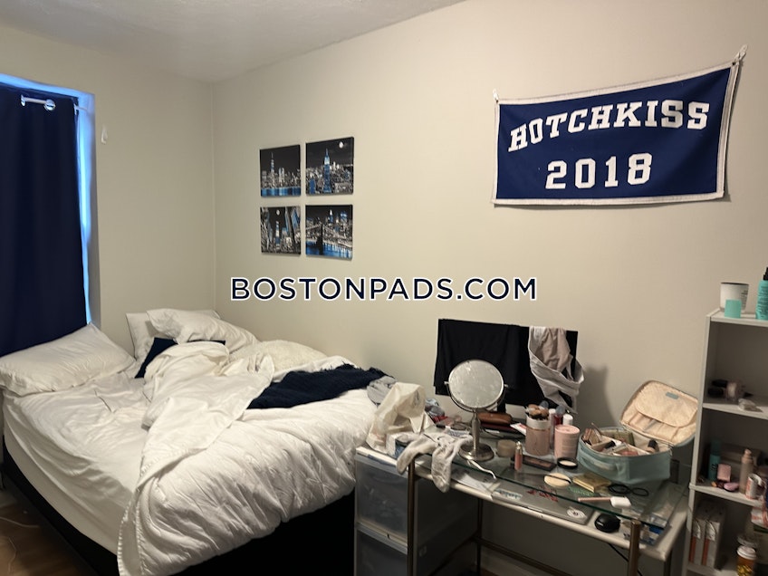 Boston - $4,800 /month