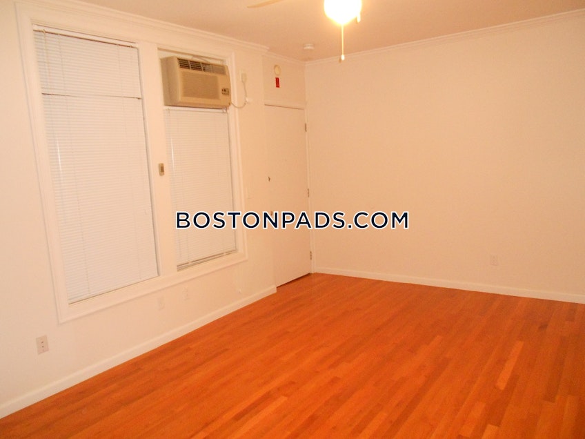 Boston - $3,232 /month