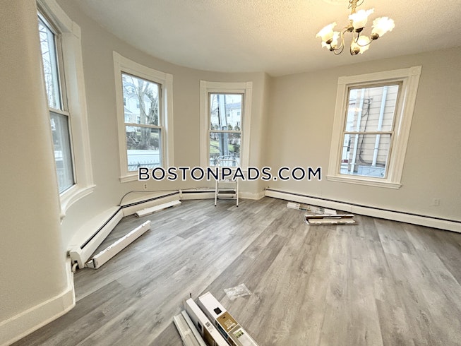 Boston - $3,300 /mo